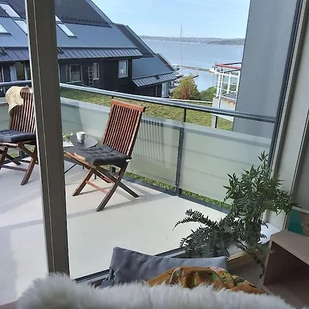 Ny Ved Fjorden *